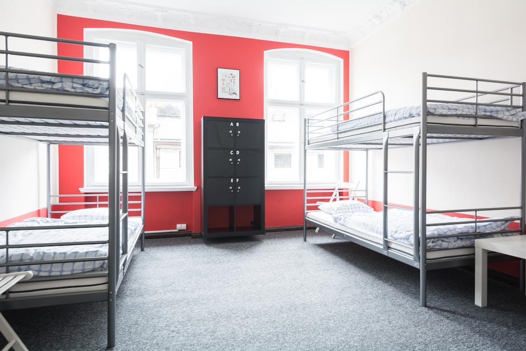 Hostel Awangarda Πόζναν Δωμάτιο φωτογραφία