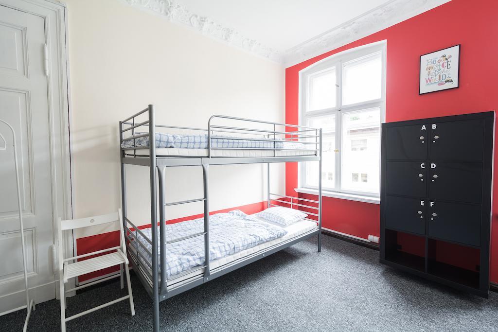 Hostel Awangarda Πόζναν Δωμάτιο φωτογραφία