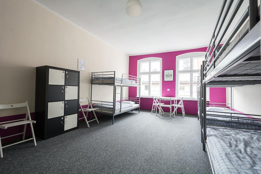 Hostel Awangarda Πόζναν Δωμάτιο φωτογραφία