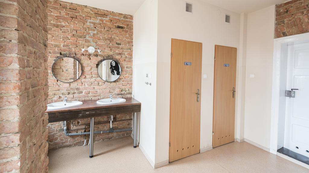 Hostel Awangarda Πόζναν Εξωτερικό φωτογραφία